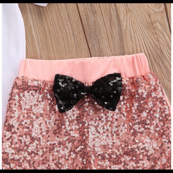 Sippy Cups and Chucks 2 Piece Set. - Picture 4 of 6